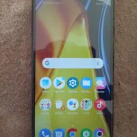 گوشی پوکو c40 یه خوردگی بالا صحفه هس تو عکس مشخصه