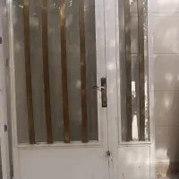 درب فلزی با شیشه دو جداره  و درب توری