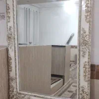 فروش آینه همراه با میزش