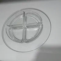 آجیل خوری همراه با سینی