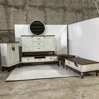 ایینه و کنسول نمونه روز