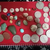 سنگ و سکه های قدیمی