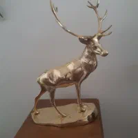 مجسمه گوزن برنزی
