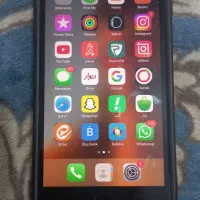 اپل iPhone 8 Plus با حافظهٔ ۶۴ گیگابایت