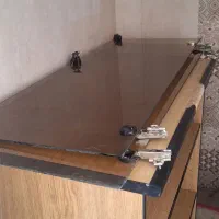 کمد چوبی ایستاده به همراه درب شیشه ای