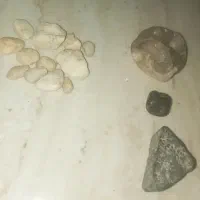 یک مجسمه سنگی سه طرف شکل زیبا|کلکسیون اشیاء عتیقه|کرمانشاه, |دیوار