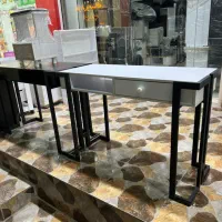 میز کاشت ناخن استند لاک|آرایشگاه و سالنهای زیبایی|اهواز, کمپلو جنوبی|دیوار