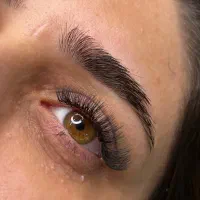نیاز به مدل اکستنشن مژه همراه با آفیش