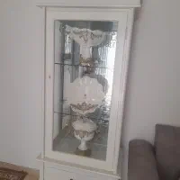 گنجه با وسایل داخلش