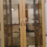 بوفه و ویترین شیشه ای