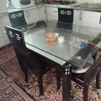 میز ناهار خوری در حد نو|میز و صندلی غذاخوری|شیراز, صنایع الکترونیک|دیوار