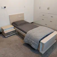 تخت نوجوان همراه با دو عدد کتابخانه