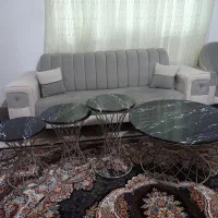 ویترین چوب و شیشه در حد نو و 4 تا گل میز گرد در حد|بوفه، ویترین، کنسول|بندرعباس, |دیوار
