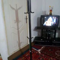 میز بزرگ وبادوام تلویزیون