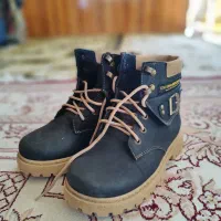 بوت بچگانه|کفش و لباس بچه|صومعه‌سرا, |دیوار