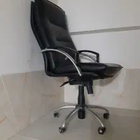 صندلی مدیریت جک دار قیمت نو رو پرسیدم ۱۳ میلیون|مبلمان اداری|سنندج, |دیوار