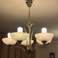 لوستر پنج‌شاخه نقره‌ای شیک،در حد نو،قیمت مناسب