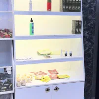 کمد ویترینی تمیز و سالم برای فروش