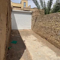 زمین با ساخت خشتی