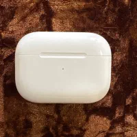 ایرپاد پرو ۲ لایتنینگ با اسپیکر پایین کیس