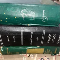 تعدادی کتاب درسی و رمان و