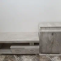 جاکفشی و میز تلویزیون