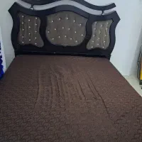 تخت دو نفره وخوش خواب دو عدد  پاتختی