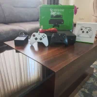 ایکس باکس وان دو دسته ۵۰۰ گیگ با شارژر باتری