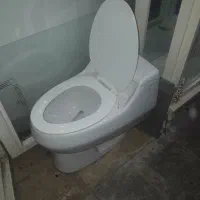 توالت فرنگی در حد نو