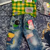 تعدادی شلوار مخمل و لی بچه گانه