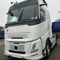 واردات و فروش و ترخیص انواع کشنده های اروپایی