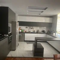 آپارتمان ۱۳۰ متری، بازسازی شده، تخلیه