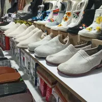 گیوه و تسبی شاه مقصود و کمربند|کیف، کفش، کمربند|برازجان, |دیوار