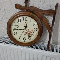 ساعت دیواری دو طرفه