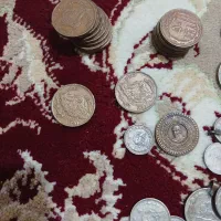 مقداری سکه قدیمی و ۱۶عدد ۵تومنی۱۳۵۹