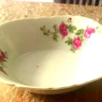 کاسه مربعی۲عدد و۲عدد میوه خوری و۱دیس گل سرخی قدیمی|ظروف سرو و پذیرایی|تهران, آشتیانی|دیوار