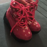 نیم بوت بچگانه..برای سن ۴تا۵ سال ..در حد نو