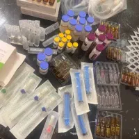 بخیه و تزریقات سرم تراپی و پانسمان در منزل