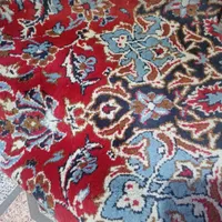 فرش قرمز کناری
