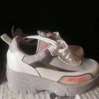 کفش اسپرت پاشنه بلند