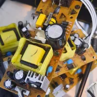 تعمیر تخصصی گیرنده/تعمیرات گیرنده/گیرنده|خدمات پیشه و مهارت|ارومیه, |دیوار