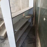 یک طبقه. سالم بدون مشکل.  جنسش  خوبه