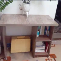 میز کار و کامپیوتر