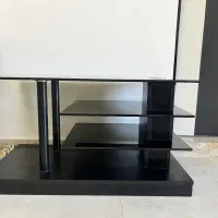 میز تلویزیون شیشه ای