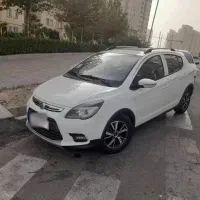 سواری هاچ بک