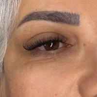 خدمات اکستنشن مژه و لیفت و لمینت مژه و ابرو|خدمات آرایشگری و زیبایی|رشت, پارک شهر|دیوار