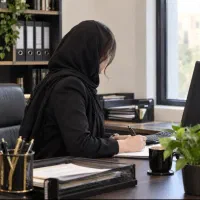 چندنفرهمکارخانم باروابط عمومی بالانیازمندیم