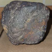 شهاب سنگ غریب از سنگهای زمینی|جواهرات|گرمه, |دیوار