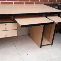 میز مدیریتی - میز کامپیوتر    ۲۰۰۰۰۰۰ تومان