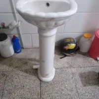 روشویی و پایه